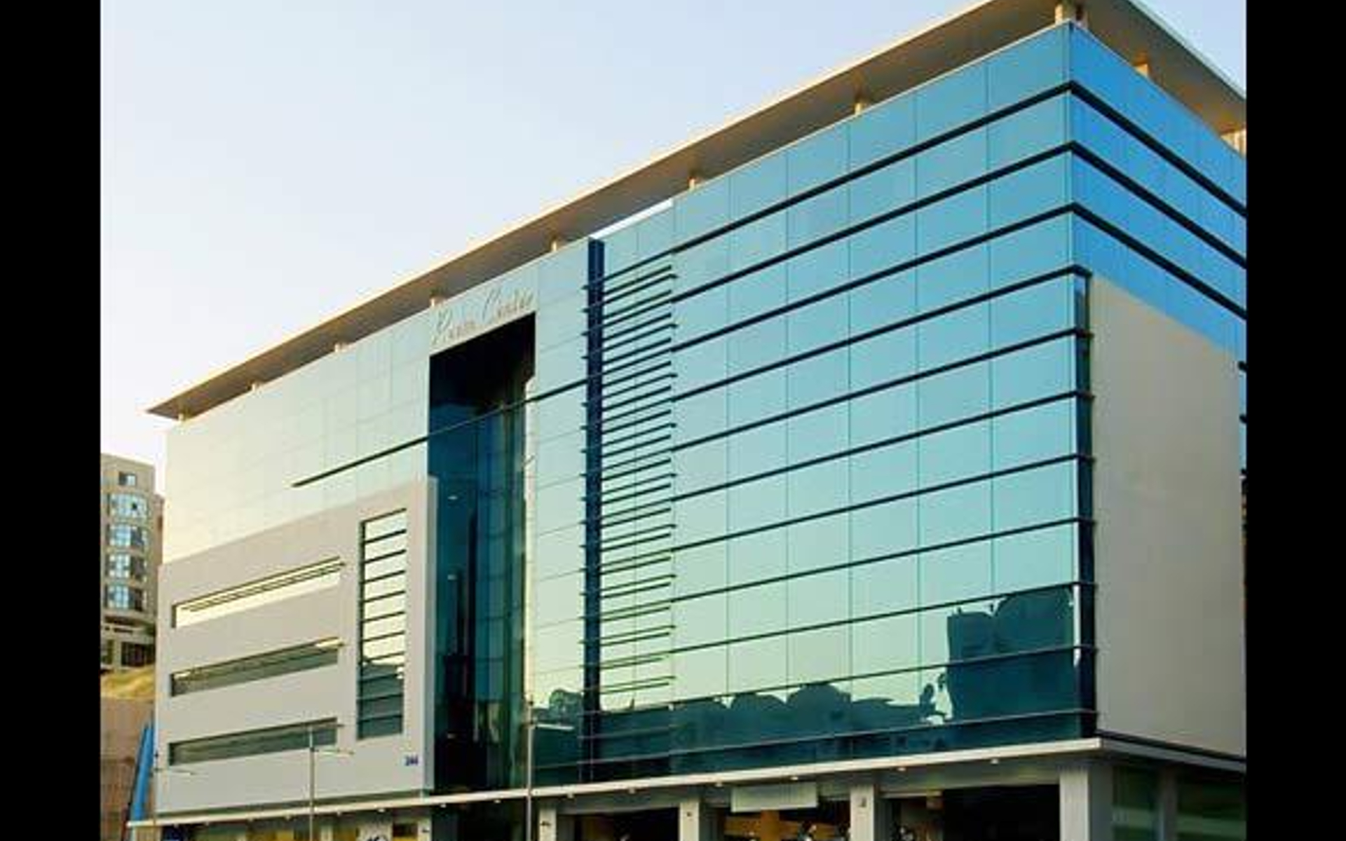 Structural glazing